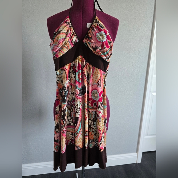 XOXO Brown Paisley Backless Halter Mini Dress. Size MED. - Picture 1 of 5